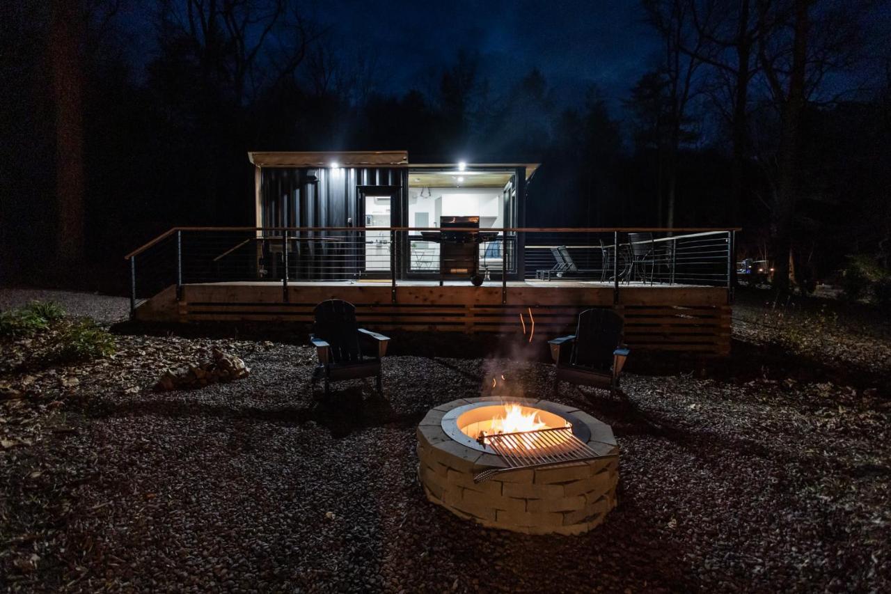 Riverside Tiny Cabin W Hot Tub, Fire Pit, & Kayaks Rileyville Exterior foto