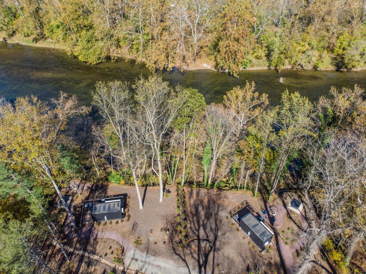 Riverside Tiny Cabin W Hot Tub, Fire Pit, & Kayaks Rileyville Exterior foto